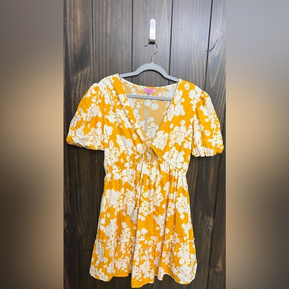 NWT mini puff sleeve floral print yellow and white dress-Size Large - Picture 2 of 10
